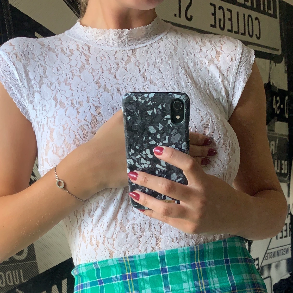 Vit blommig body i spetstyg,  XS-M 