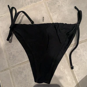 Bikini underdel  - Helt ny från Shein