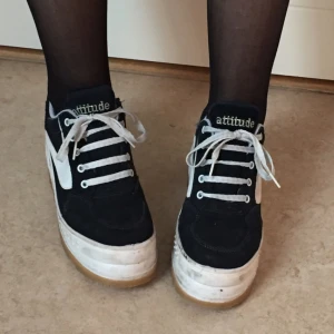  - Står 40 men passar som 38 o en halv. Frakt 95kr