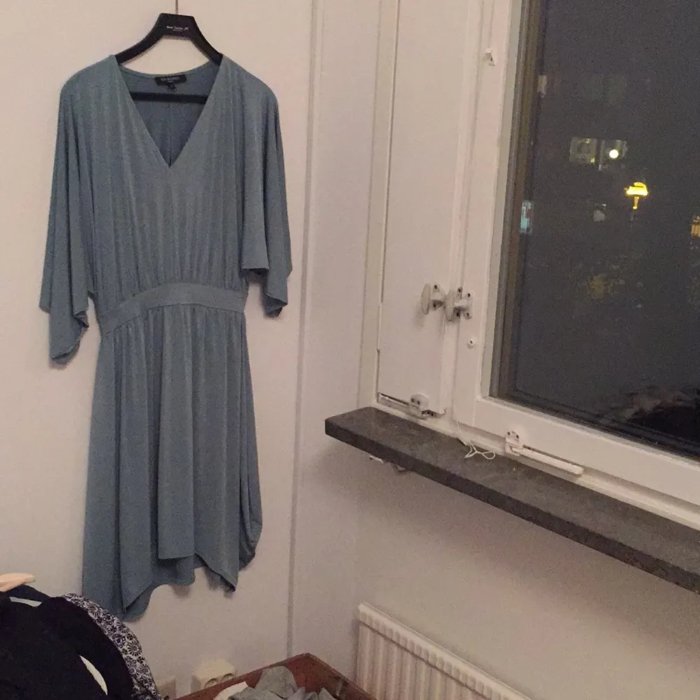 Superfin klänning från Ilse Jacobsen, använd en gång, inköpspris 600kr. Kan mötas upp i Göteborg eller skickas, då frakt tillkommer. Klänningar.