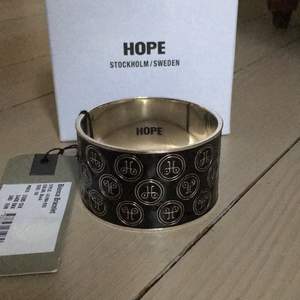 Brand new bracelet from Hope Stockholm/Sweden in 100% metal brass. Still in box and with tags. New price 1500kr/180EUR. The size says 00 on the tag, I would say it's a XS/S. 