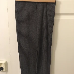 Kjol  - Grå långkjol stl xs/s frakt 36kr