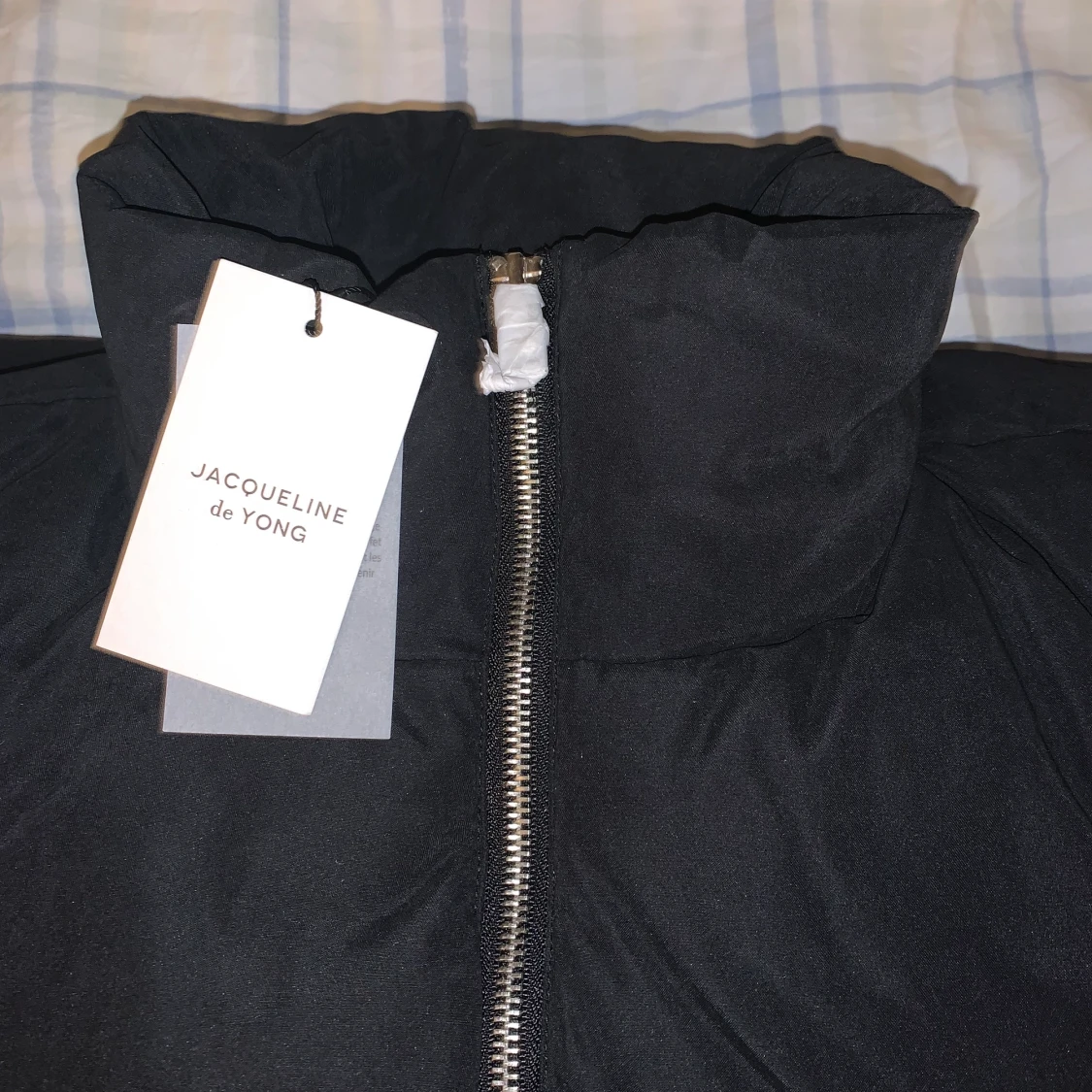 Helt Oanvänd puffjacka - 90