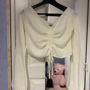 Söt topp🦋 - Säljer nu denna söta toppen från madlady, storlek M, aldrig använd🦋 250kr✨