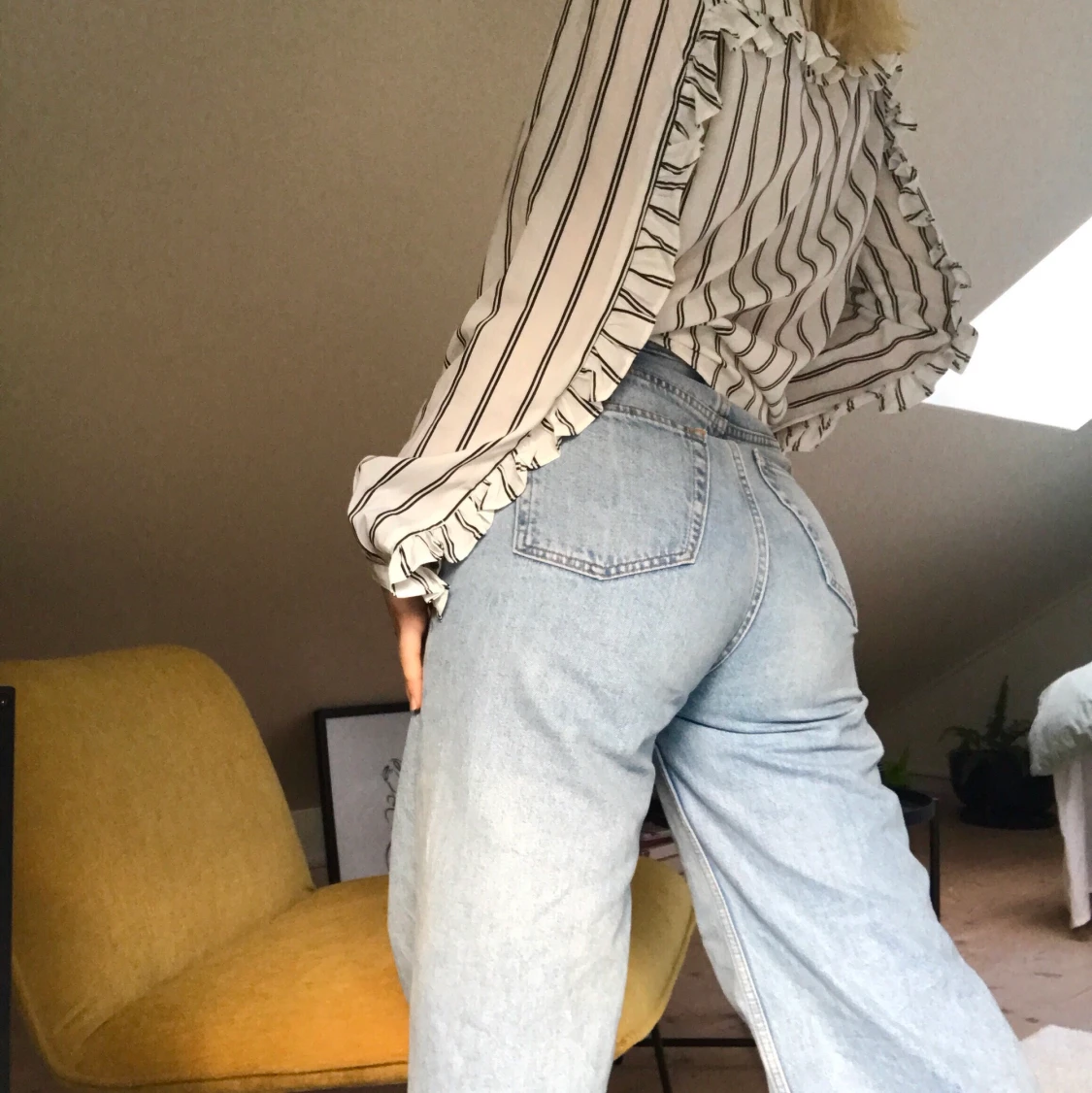 Superfräsch blus med volang!!