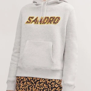 Sandro hoodie - Intressekoll på min sandrohoodie, fräscht skick men snöret borta. Vid flera intresserade blir det budgivning💞