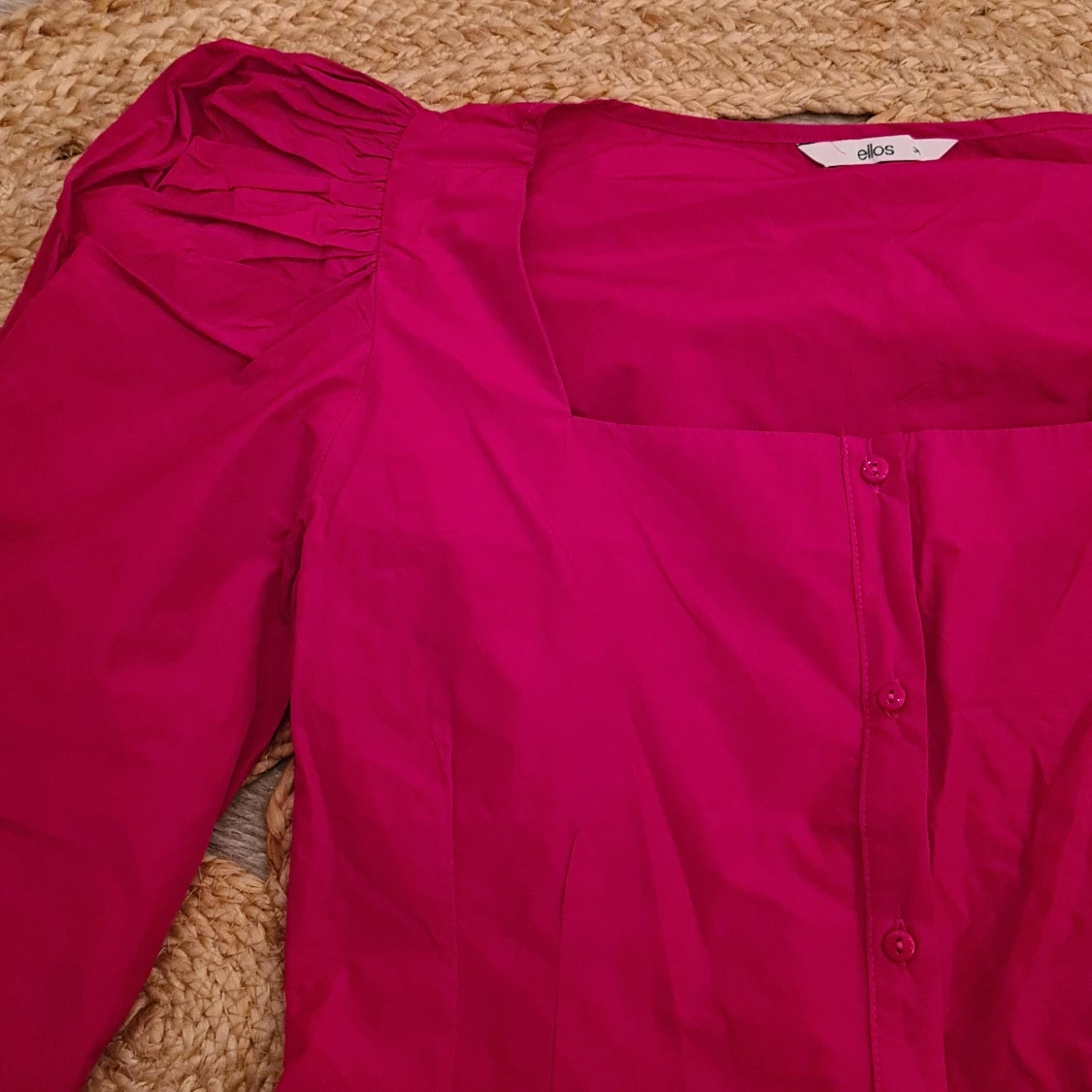 Oanvänd blus storlek 36 - 90