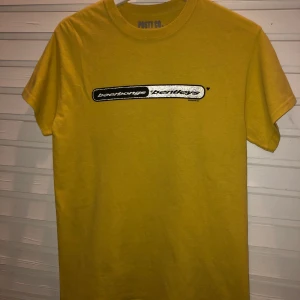 Post Malone merch - Post Malone merch från hans första uppträdande i Sverige på festivalen SMASH 2018✨ Skick 8,5/10 Mått: Längd: 67cm Bredd 44cm