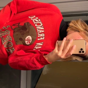 Sweatshirt - Så fin sweatshirt köpt på beyond retro, frakt tillkommer!