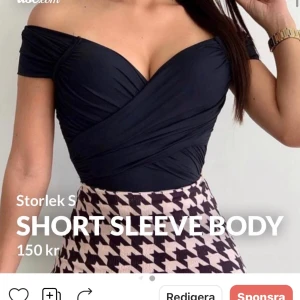 Short sleeve bodysuit - Säljer denna då jag har en i vit! Storlek S som även passar XS! Endast testad 1 gång💞