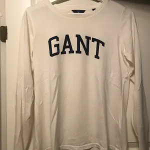 Jättefin Gant tröja som använts 1-2 ggr. Frakt tillkommer 