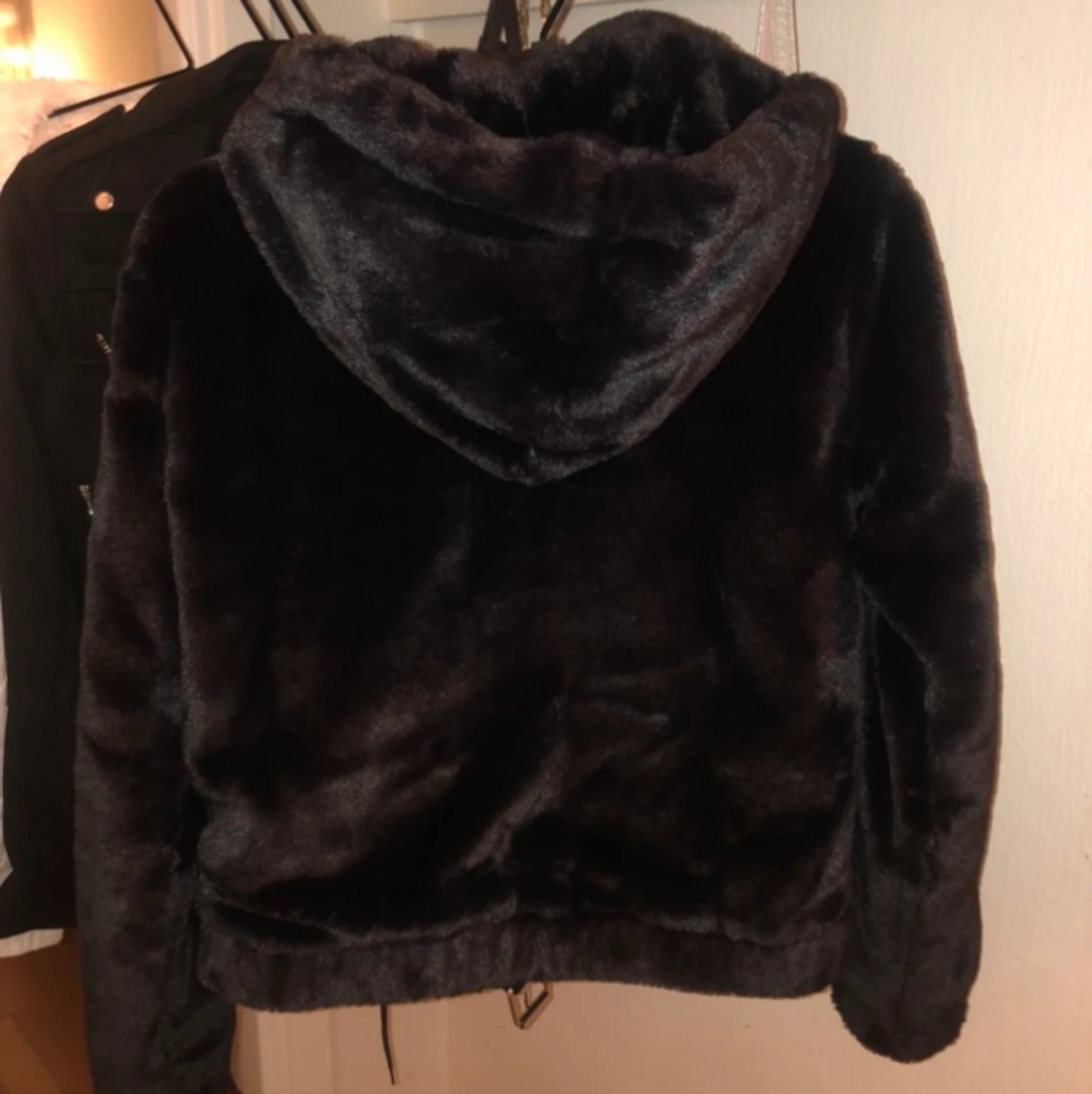 Fuskpälsjacka nyskick - 90
