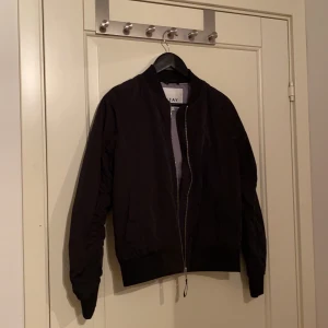 STAY Storlek XS - Bra skick, använd bara några gånger!