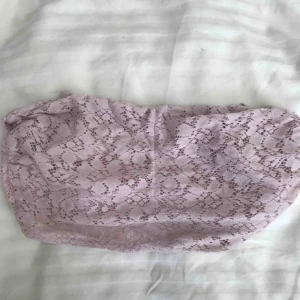  - Rosa lila tubtopp/ bandeu storlek xs