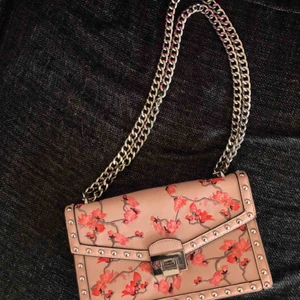  - Crossbody väska från mango, knappt använd! 