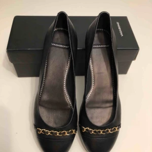  - Nya, aldrig använda Vagabond ballerina i äkta läder. Så otroligt snygga och kan användas till allt!  För små för mig :((
