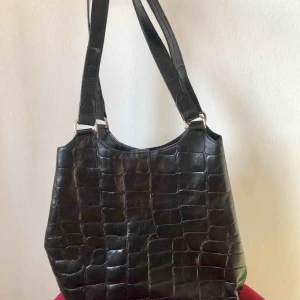  - Superfin Mulberry väska inköpt på NK under 90-talet. Inget slitage över huvudtaget! 