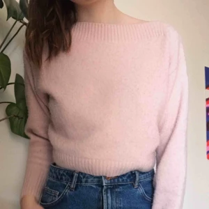  - Jättefin och mjuk tröja från & other stories. Boat neck. 