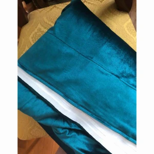  - Två sammetsgardiner från Jotex (modell Simone), 250cm långa, jättefina men passade tyvärr inte in hos mig som jag trodde. Nypris 658kr. Finns i Malmö!