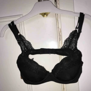  - Sexig bh med spets ditaljer 
