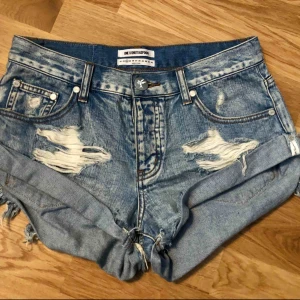  - One teaspoon shorts. Storlek 24/XS. Nyskick. 