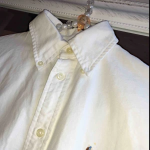  - Ralph Lauren skjorta. Endast använd en gång. Köpare betalar frakt 🌸