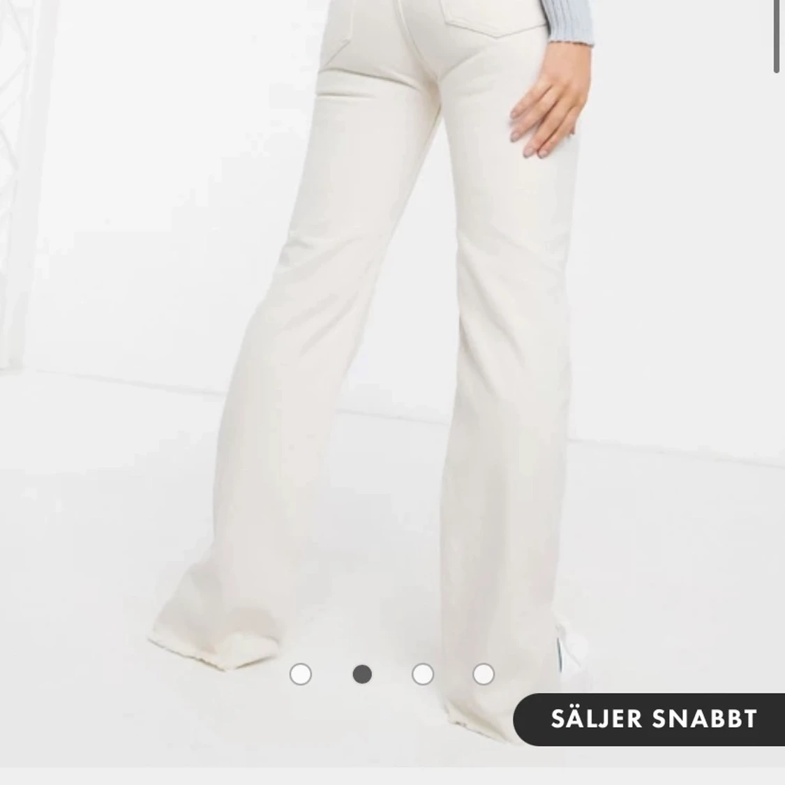 Ljusa jeans med slits strl 38 - 90