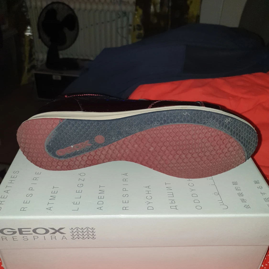 Nästan helt nya fritids skor  - 90