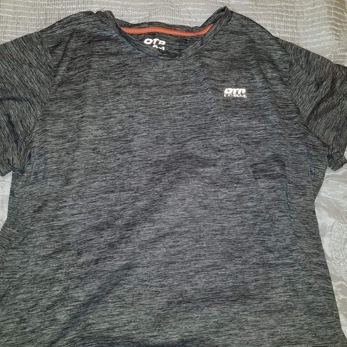 Jättefin gråmerlerad träningtröja!