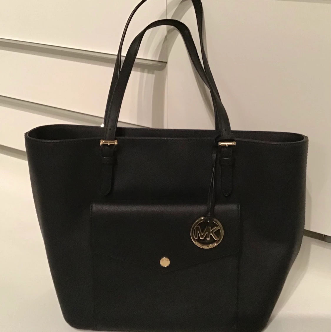 Michael Kors axelväska svart