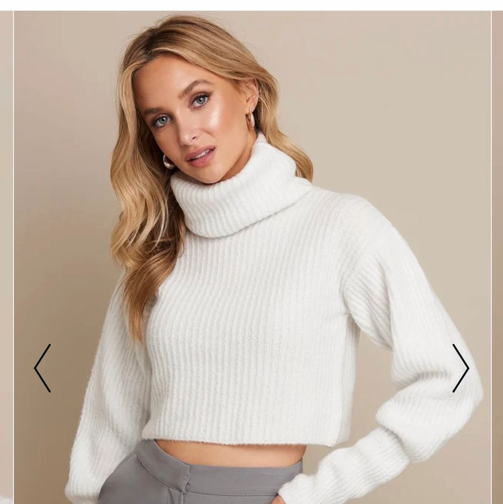 Såååå fin tröja från Linn ahlborgs kollektion med nakd!💞 säljer pga att jag aldrig använder och därför tar den bara plats i garderoben. Lite kortare i modellen. Modellen på första bilden när xs! Och denna som jag säljer är även i xs. Superfint skick! Använd fåtal gånger. DENNA ÄR SLUTSÅLD PÅ HEMSIDAN. Stickat.
