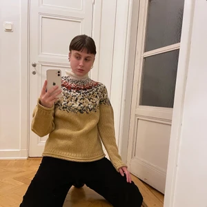 STICKAD TRÖJA by ACNE STUDIOS - Super good quality. Great fit. Good condition. I’ve taken very good care of it, and loved it. I still do. Warm and cosy. True to size. 