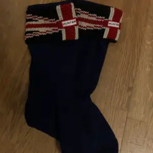 Innersocka till hunterstövlar. Aldrig använda. Storleken är M. Men passar fint i stövlar med storlek 37,38. 