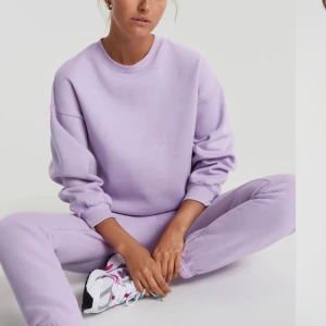 Lila sweatshirt  - Från Gina, bra skick💜180+frakt
