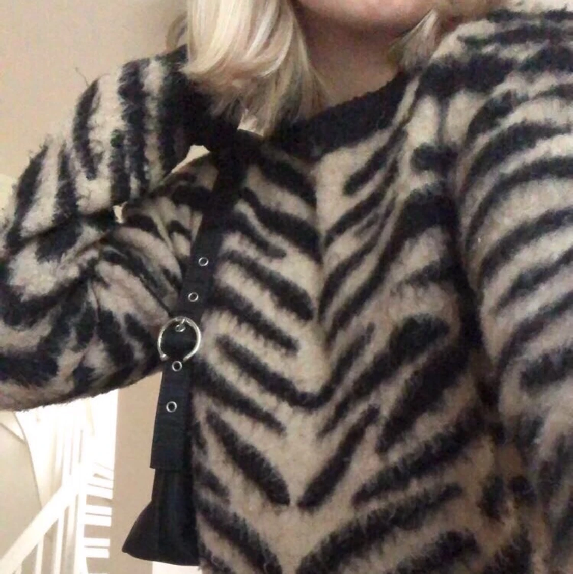 Zebra stickad tröja 