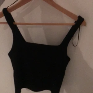 Linne - Säljer mitt linne ifrån Zara. Möts upp i Malmö eller så betalar du frakt❤️