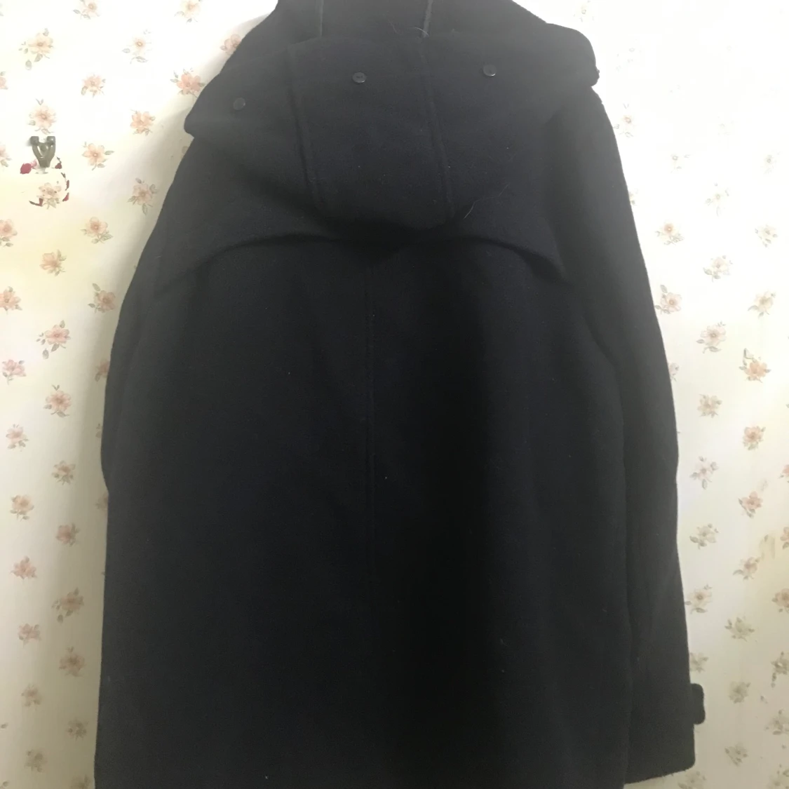 Svart kappa med luva - 90