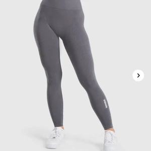Gymshark leggings - Säljer dessa jättefina och sköna Cool Down leggings från Gymshark! Använda endast 1 gång. Perfekt för myskväll Djur- och rökfritt hem. Köparen står för frakten. 