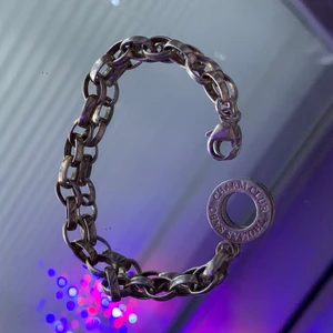 Thomas Sabo, armband - Armband från Thomas Sabo utan berlocker, lite smutstigt på vissa ställen men mestadels ser det väldigt fint ut. Pris kan diskuteras!