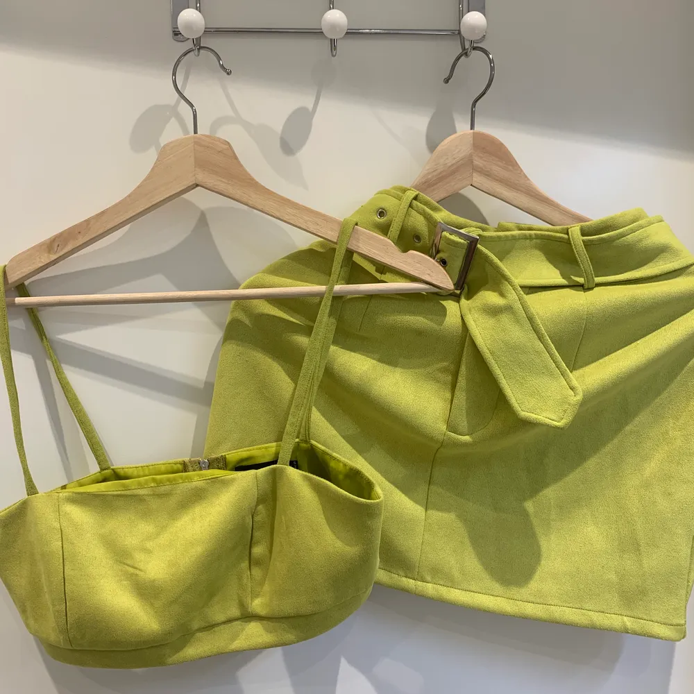 TWO piece lime green outfit! Super nice for a night out or even just a dinner! . Kjolar.