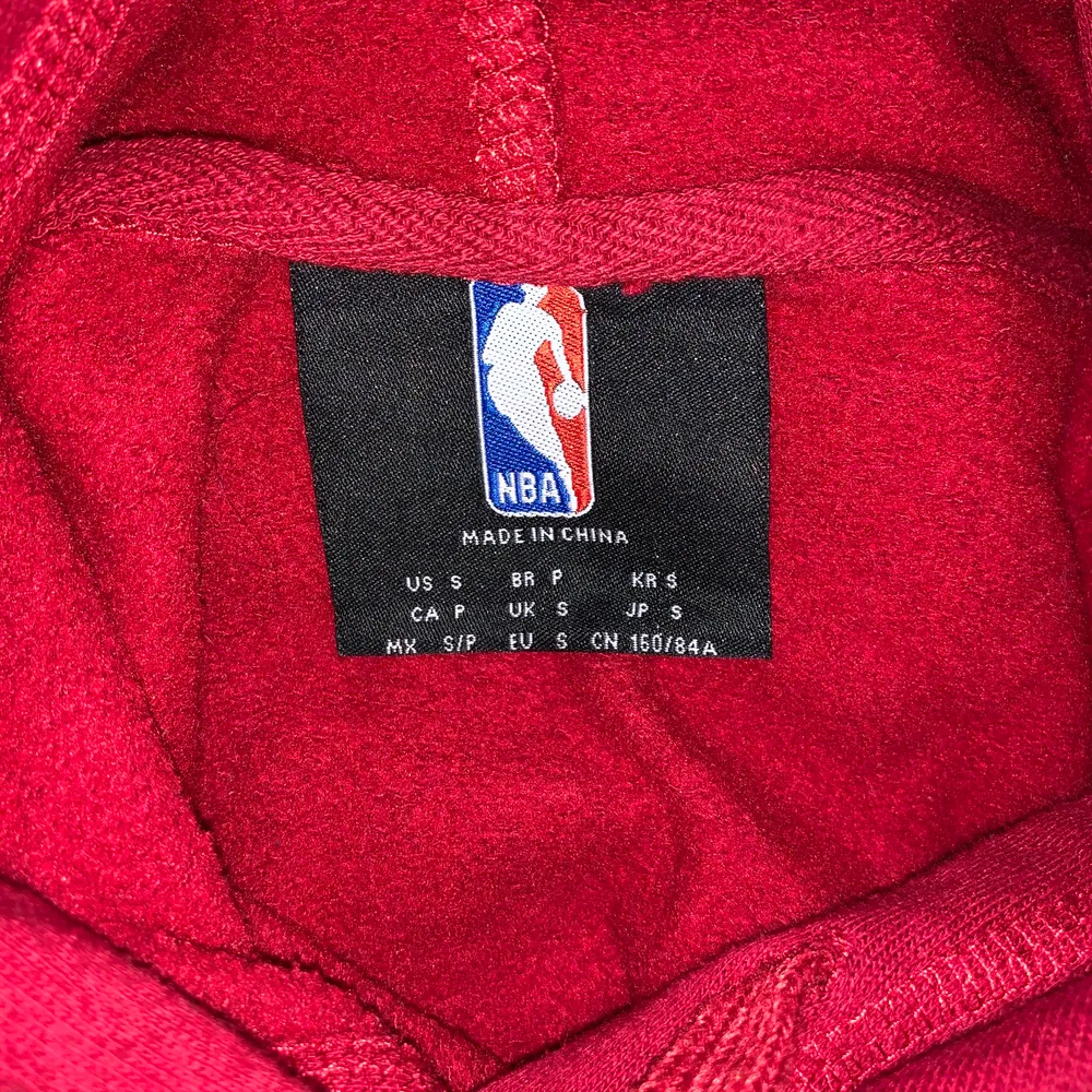 Miami Heat hoodie, mycket bra skick, storlek S. Hoodies.