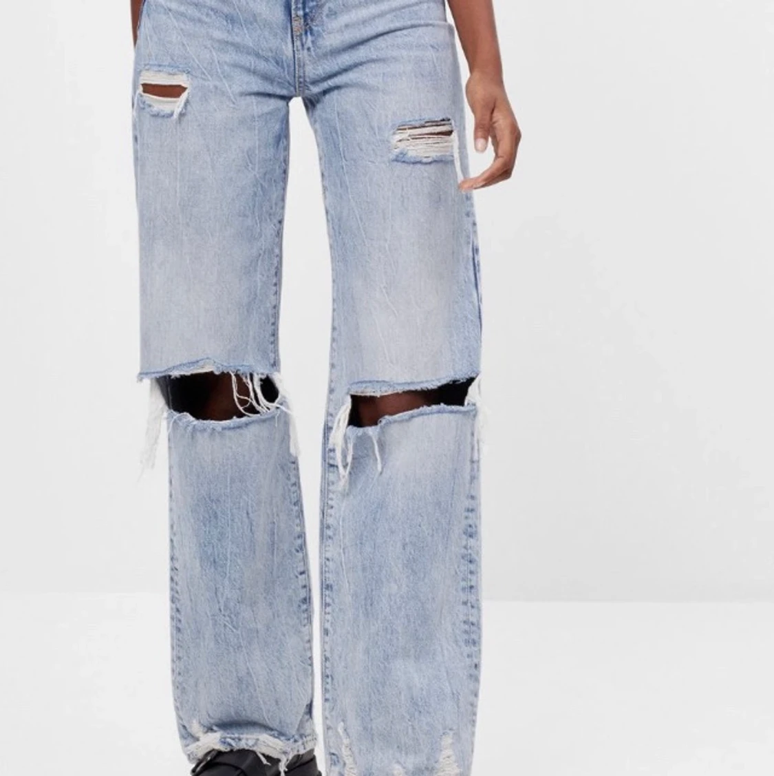 Håliga jeans i strl 34 - 90