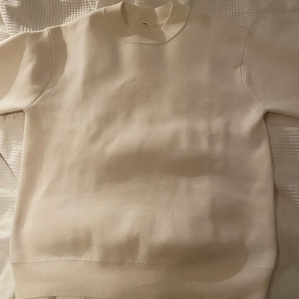 creme vit tröja från MUJI i storlek S. använd en gång❣️. Tröjor & Koftor.