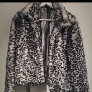 Någon som har denna jacka och vill sälja?😊