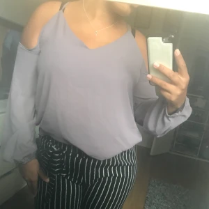  - Lila blus från Forever 21