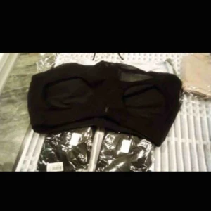  - Fick fel beställning från Wish och allt kom i dessa push up trosor i Stl XXXL. Har bara svarta kvar, beiga är såld men har flera svarta. Säljer dom 60kr styck & ordpris 100kr