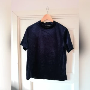  - Blå jättefin sammetstopp. Knappt använd 