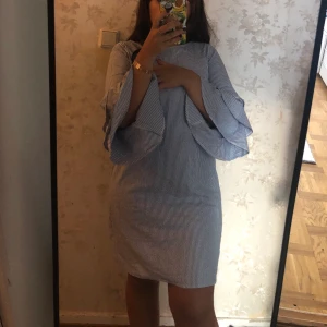 Klänning - Klänning