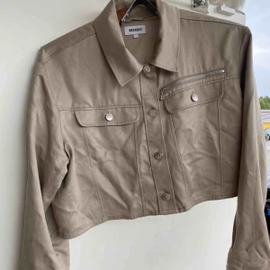 - Jacka från weekday  Näst intill oanvänd 