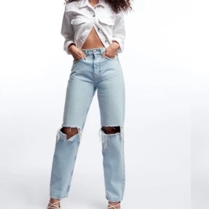 90’s high waist jeans SLUTSÅLDA! - Köpte 2 storlekar i dessa jeans och säljer nu storlek 36! Kan fortfarande göra retur så kommer endast sälja över ordinarie priset 599kr. Alla prislappar osv är kvar, köpare står för frakt.